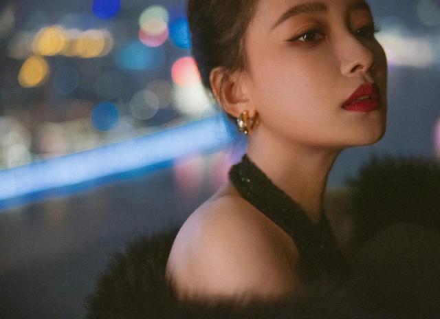 如何评价孙怡的长相，孙怡——天使面孔魔鬼身材