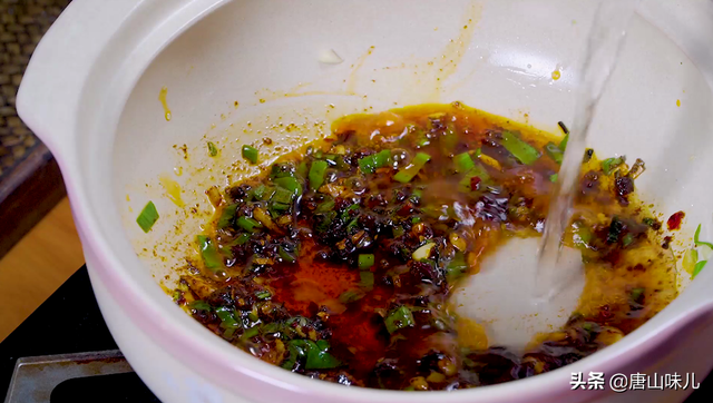 东北麻辣烫怎么做，在家怎样制作好吃的麻辣烫（怎么在家做一顿东北老式麻辣烫）
