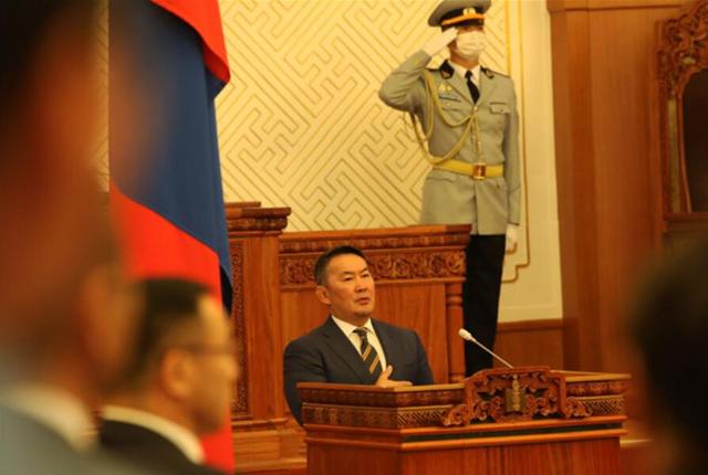 外蒙古什么时候独立的，外蒙古为什么会独立（蒙古国为何少了30万平方公里土地呢）