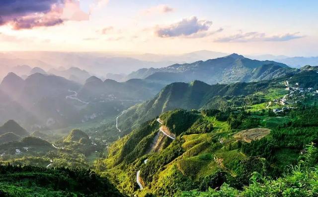 贵州旅游十大景点，贵州旅游十大景点排名千户苗寨（贵州十大冷门景点）