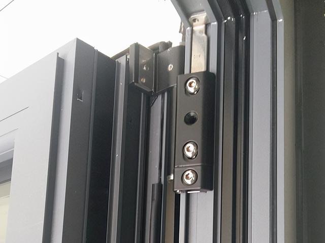 介绍窗户漏水的原因及处理方法，介绍窗户漏水的原因及处理方法英文（超全门窗渗水漏水因素和解决方案）