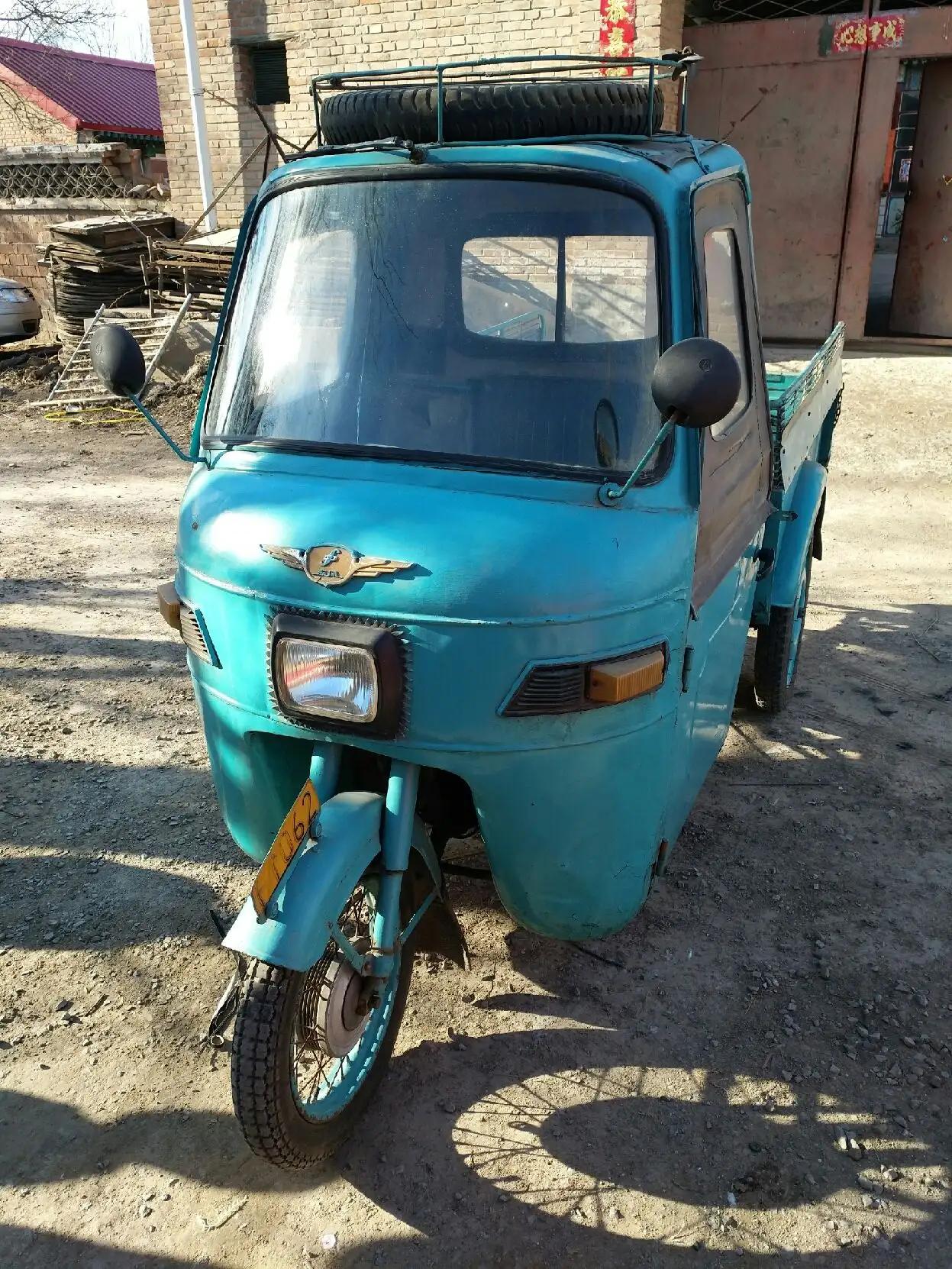 八十年代,国内轻型载货汽车车型较少,东风正三轮就成了城乡结合部的