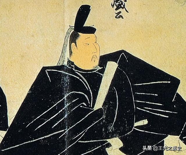 日本天皇的权力到底有多大，日本天皇的权力大吗（为什么日本天皇却能做到万世一系）