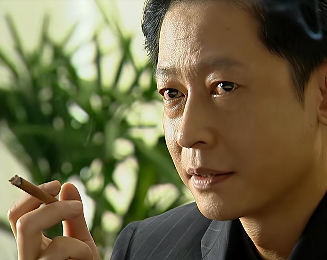 01 王志文饰演"郭小鹏"