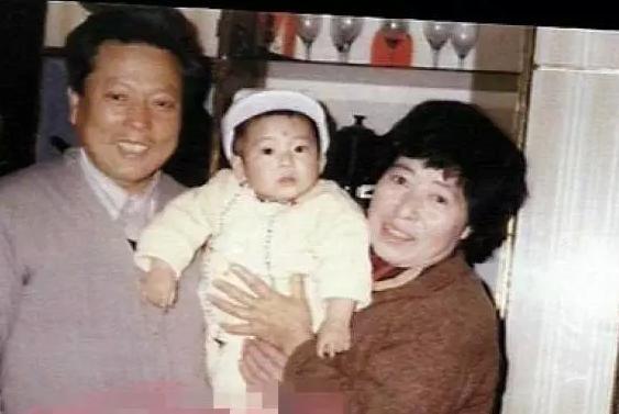 原谅抛弃他的父母，错失倪妮后32岁仍单身，井柏然的格局太大了