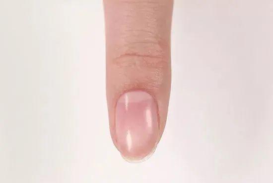 美甲怎么快速卸掉，怎么快速把美甲卸掉（最全的正确的涂甲油胶步骤——卸甲的操作步骤教程）