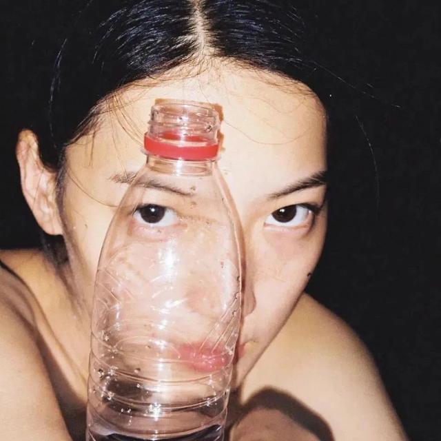 枯燥难过的头像微信，枯燥难过的头像（臭宝，该换微信头像啦）