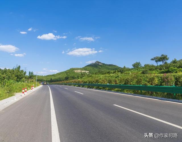 什么的道路填空，什么的道路填空词语二年级（四通八达的道路多么光明美好）
