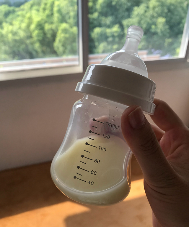 宝宝如何正确吃奶方法，怎么让宝宝正确吃奶（这几个老人传授的“母乳喂养经验”）