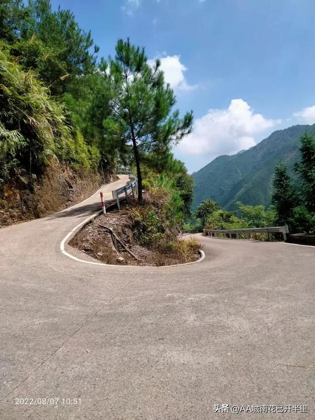 98年24岁女子已怀4胎，98今年多大啦