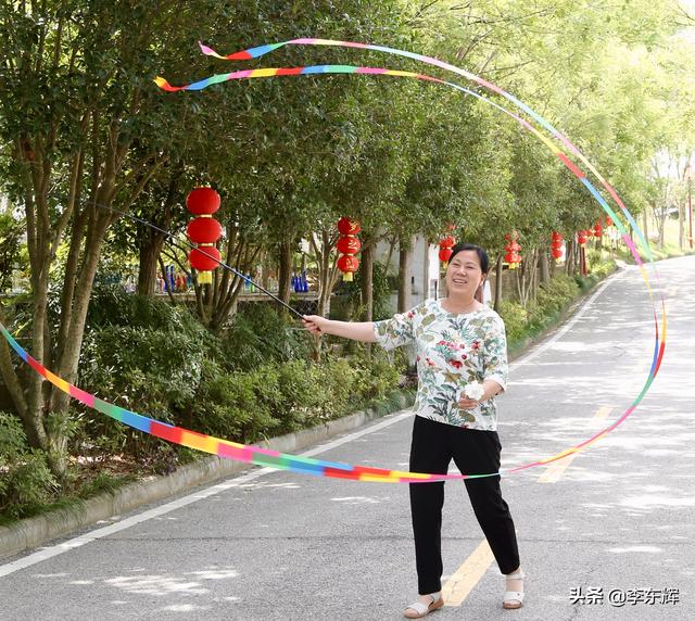 同学聚会说说幽默短句，同学聚会搞笑短句（快乐时光总是那么美好）