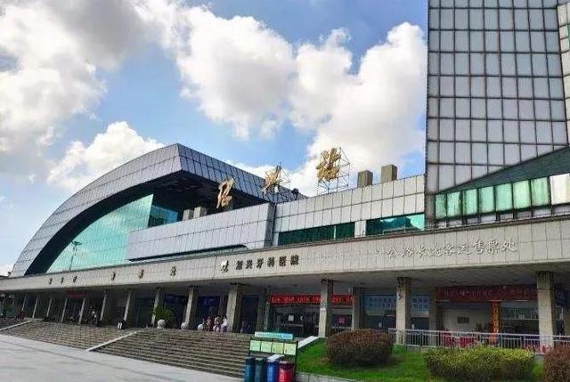 高铁是火车的一种吗，高铁查询12306（铁路.火车.动车）