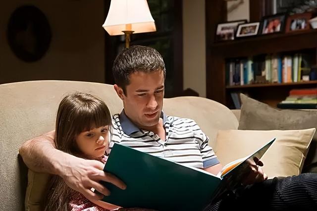 如何引导孩子爱上读书，如何让孩子爱上读书的心得（培养孩子阅读的习惯）