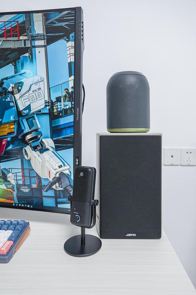 如何实现一台电脑多屏显示，如何实现一台电脑多屏显示同步（双屏无线办公桌面搭建）