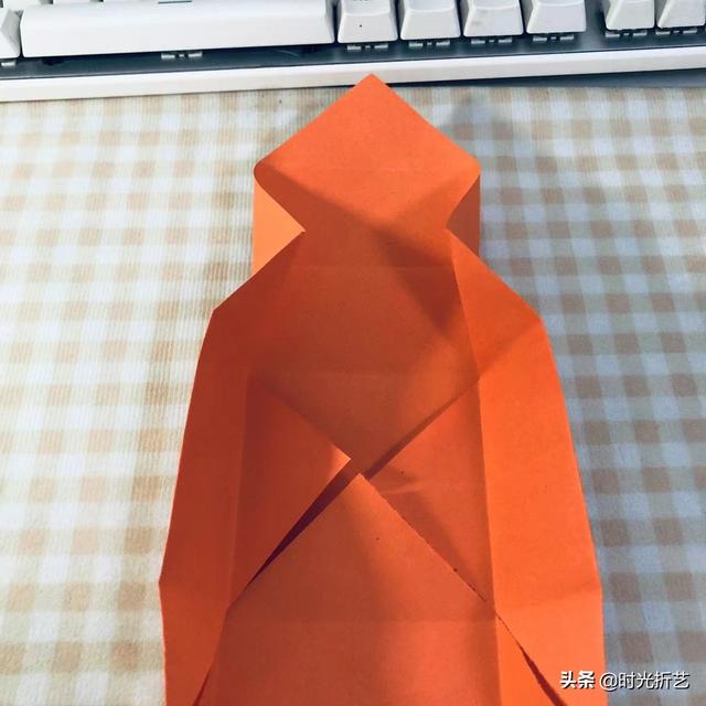 怎么用纸做一个盒子，怎样用纸来制作盒子（折纸教程之纸盒）