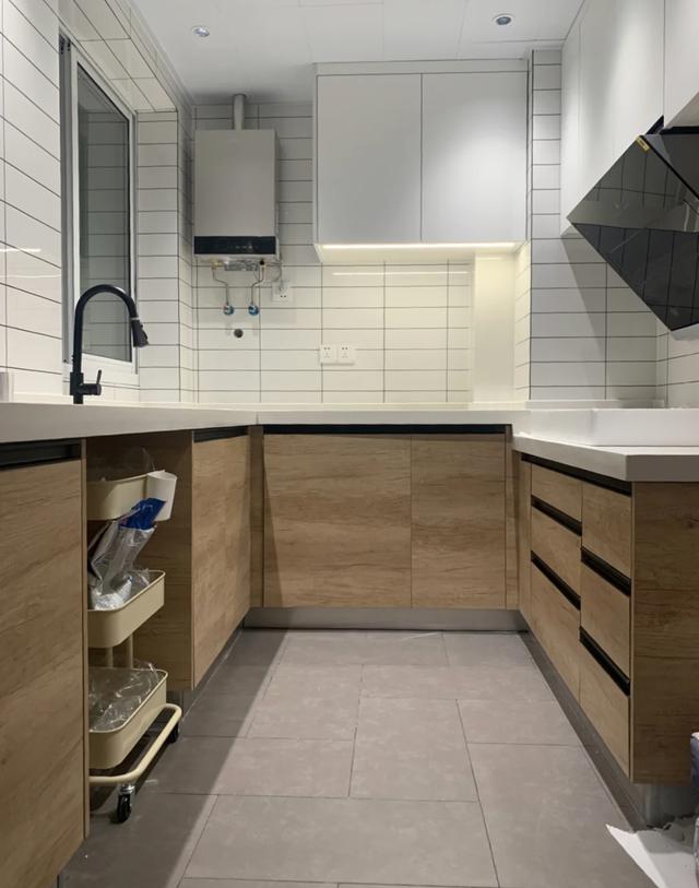 厨房吊顶一般多高，厨房吊顶多少的高度（厨房一定照顾到“10个细节”）