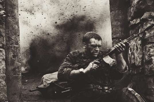 俄罗斯士兵被车臣割头，车臣战争有多恐怖（坦克履带碾碎战士的尸体）