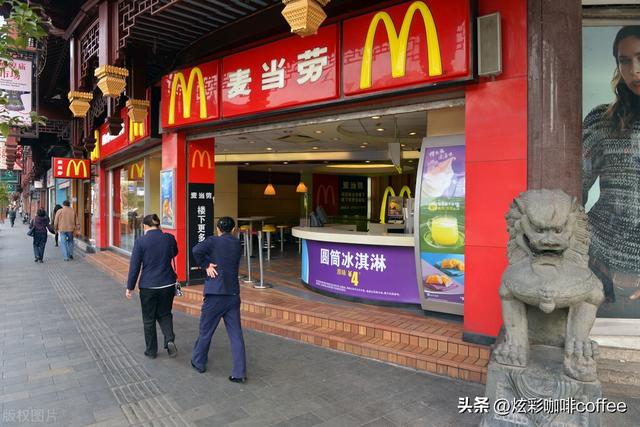 肯德基宅急送价格高很多，肯德基、麦当劳的配送费高达9元