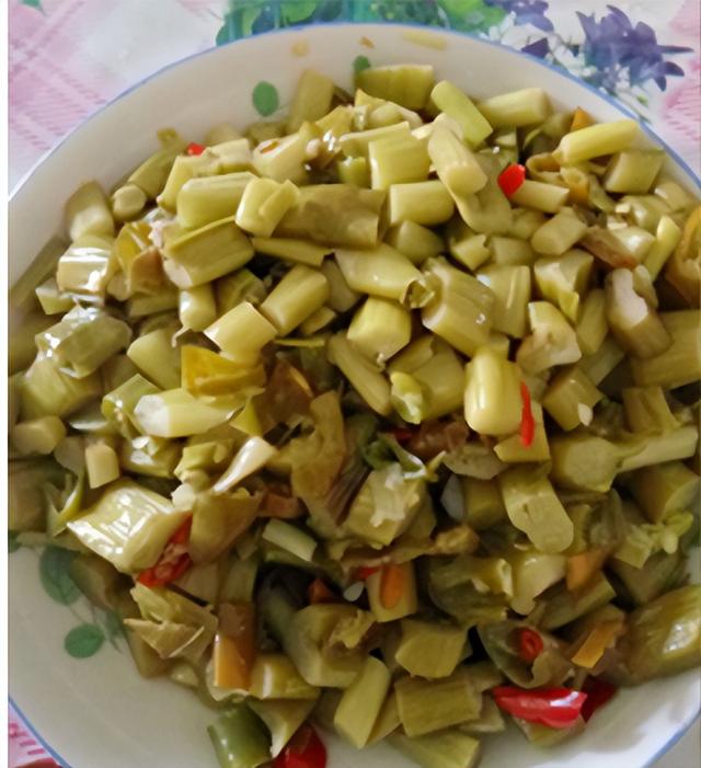 水芋头腌制方法，腌制芋头的方法（一片叶子可以做一盘菜）