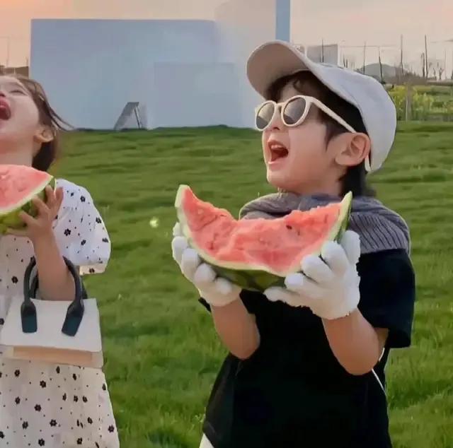 超可爱的情侣头像，超好看可爱甜甜的情侣头像微信（甜甜的恋爱从可爱的头像开始）