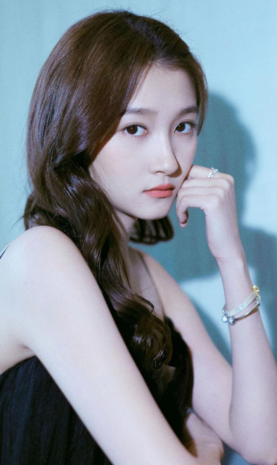 范冰冰戛纳穿过的高定礼服(同一个造型师)-三星知识网