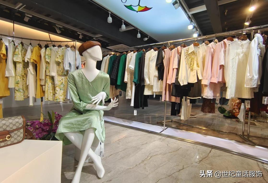 服装店怎样做推广宣传呢（服装店实用的四条销售技巧）