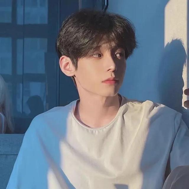 三日必更:靓仔头像微信，三日必更:靓仔头像（好看靓仔头像）