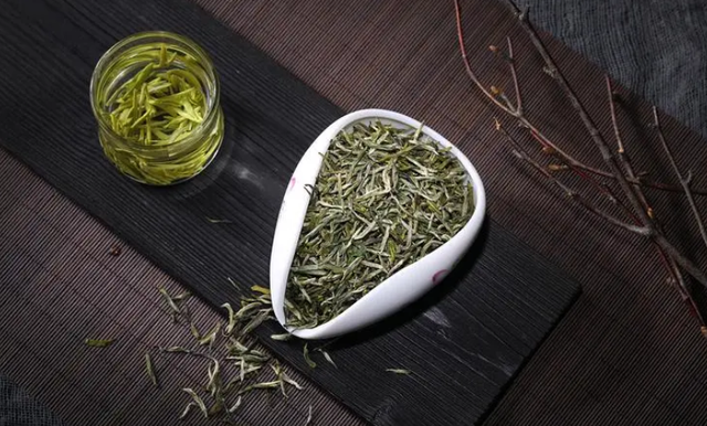 大家觉得过年送礼品送什么合适，过年送礼品送什么实惠（春节回家可备上的5样礼品）