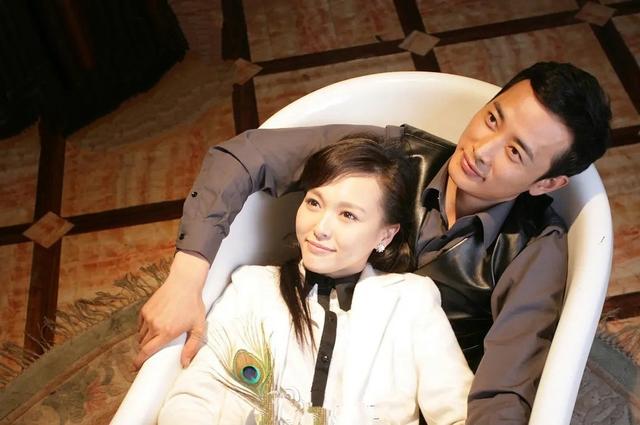 演员罗晋：和妻子在拍戏中相遇，39岁才当爸爸，结婚四年宠妻如宝