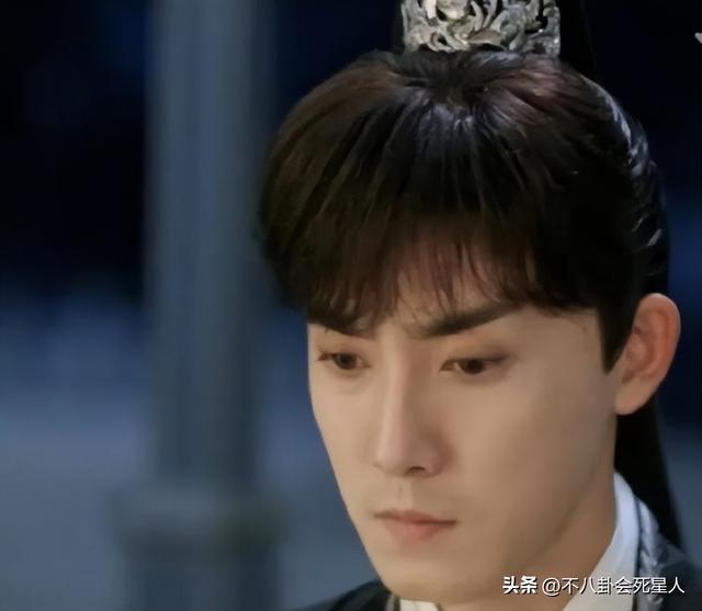 眼睛亮的人有灵气，眼睛有灵性的女人（却“败”在眼皮的明星）