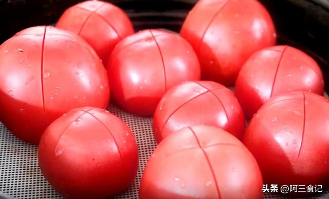 西红柿酱的家庭制作，西红柿酱的家庭制作放盐吗（番茄酱别买着吃了）