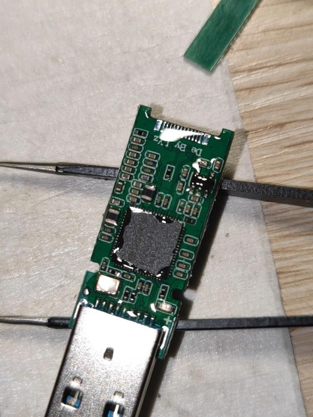 u盘量产工具教程，求U盘量产工具以及详细教程（教你一招用UFS闪存制作U盘变废为宝）