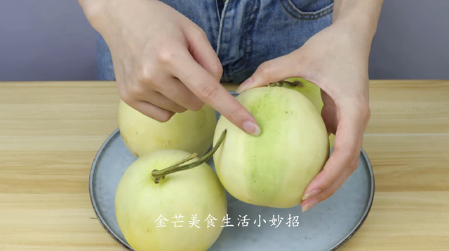 香瓜的食用方法，香瓜的正确吃法（老瓜农的方法真实用）