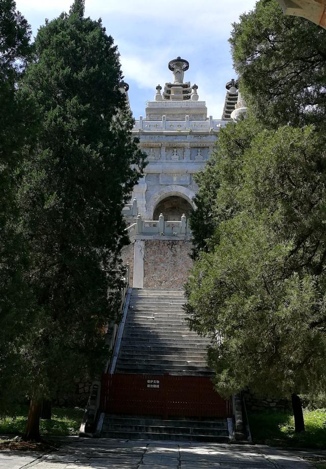 香山碧云寺金刚宝座塔图片