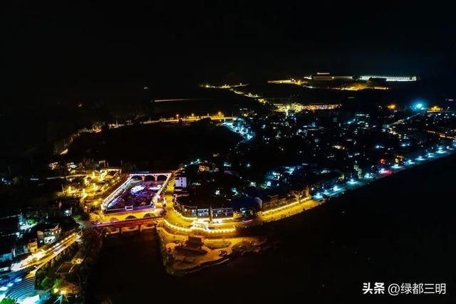 古镇推荐夜游，在流光溢彩中邂逅这座千年古镇