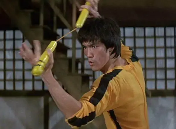 趴耳朵，娶了小12岁的中国媳妇（趴耳朵狗图片）