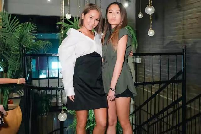 父亲从赌王变阶下囚，母亲从草根奋斗成富豪，赌二代周柏豪哑火了