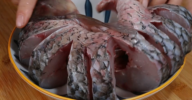 草鱼怎么做好吃，家常大草鱼怎么做好吃又简单（爱吃草鱼要收藏了）