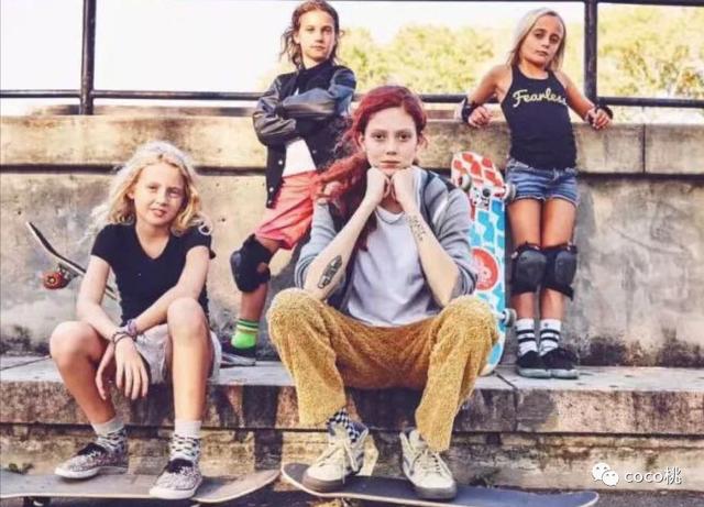 所谓的超模脸有什么特点，超模和平面模特的区别（时尚圈的“变性超模”到底有多厉害）