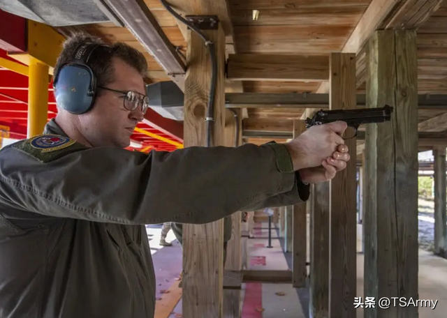 美国枪支标准，盘点美国军、警、特的10大制式手枪