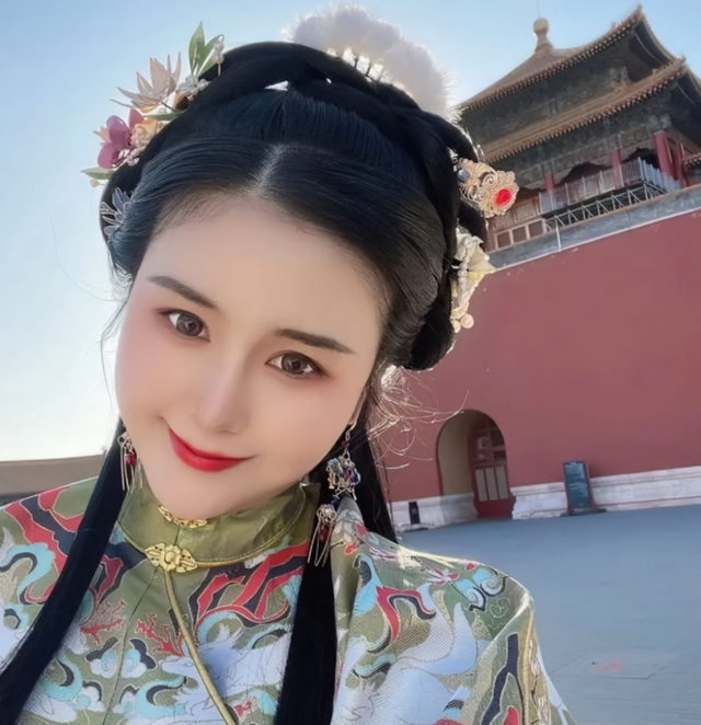 梁姓好听稀少的女孩名字大全，梁姓女孩起名有诗意（做12年中老年模特）