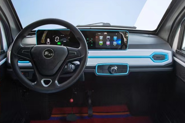 全封闭老年代步车，封闭式可上路老年代步车（适合老年人代步、接娃）