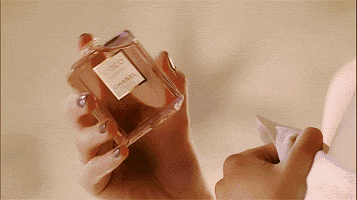 香奈儿粉色邂逅，香奈儿邂逅香水价格表（香奈儿香水的味道究竟有多好闻）