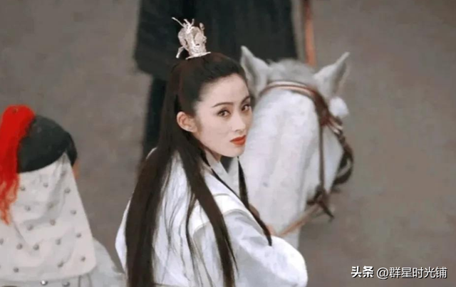 巩俐的气场有多强，看了巩俐林青霞和张敏三人的合照