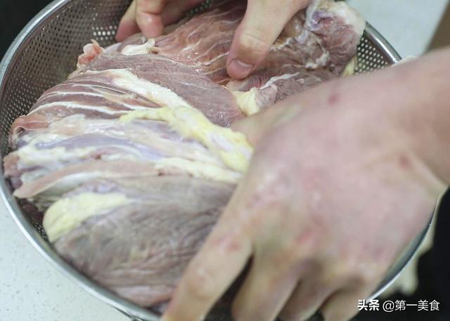 酱牛肉的正宗做法，最简单的酱牛肉（20年秘制“酱牛肉”配方）