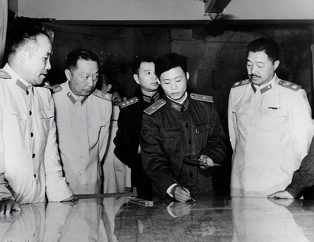 中国有多少个集团军，集团军与军有何区别（1954年至1955年军队领导体制大调整）