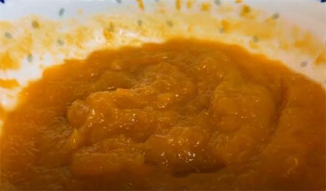 小米南瓜红枣粥，怎样做美味的南瓜红枣营养粥（半个南瓜加1把红枣）