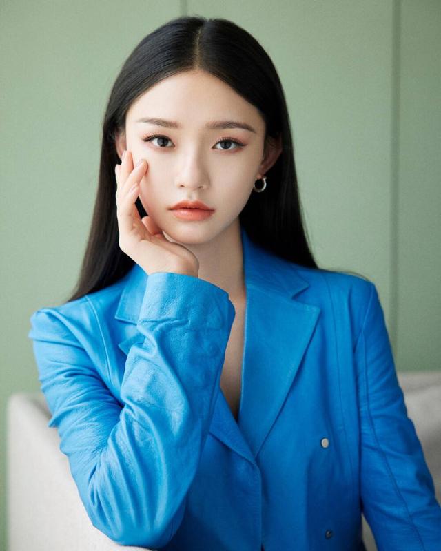标准美女脸，标准美女脸部上庭（10位娱乐圈的冷脸美女）