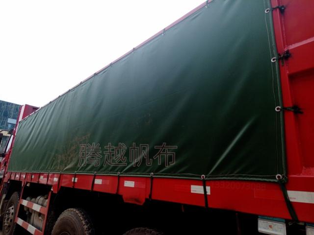 防水塑料布和防水涂料哪个好，防水布和塑料纸怎么粘在一起（PVC涂塑布和塑料布有什么不同）