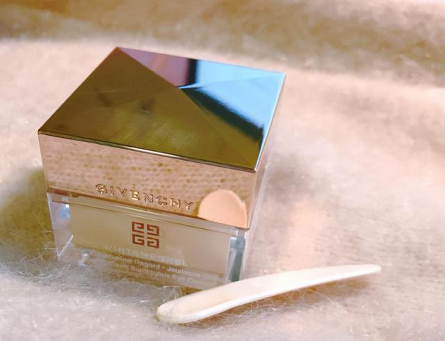 丸美眼霜哪款最好用，丸美眼霜怎么样（让你争取早日收获无暇的水嫩美肌）